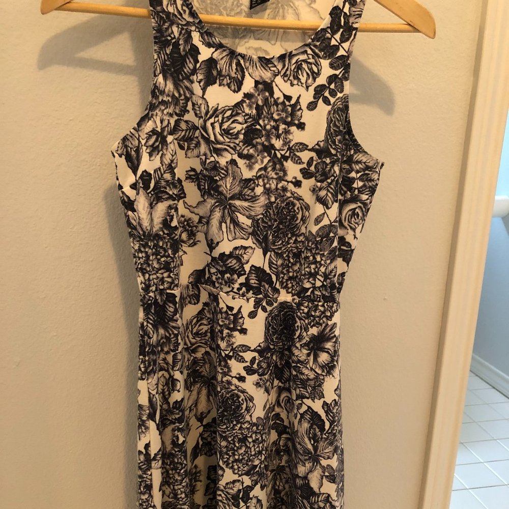 H&M sleeveless floral jersey dress size small